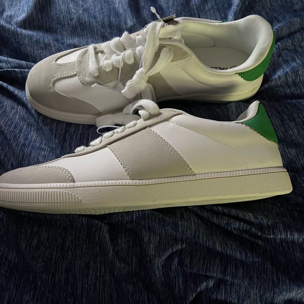 Falls Creek women’s shoes. White, grey and green, with memory foam insoles - Picture 2 of 4